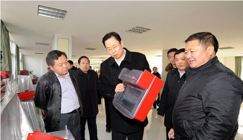 2013年1月18日蓝市长在雅泰公司召开全市企业座谈会